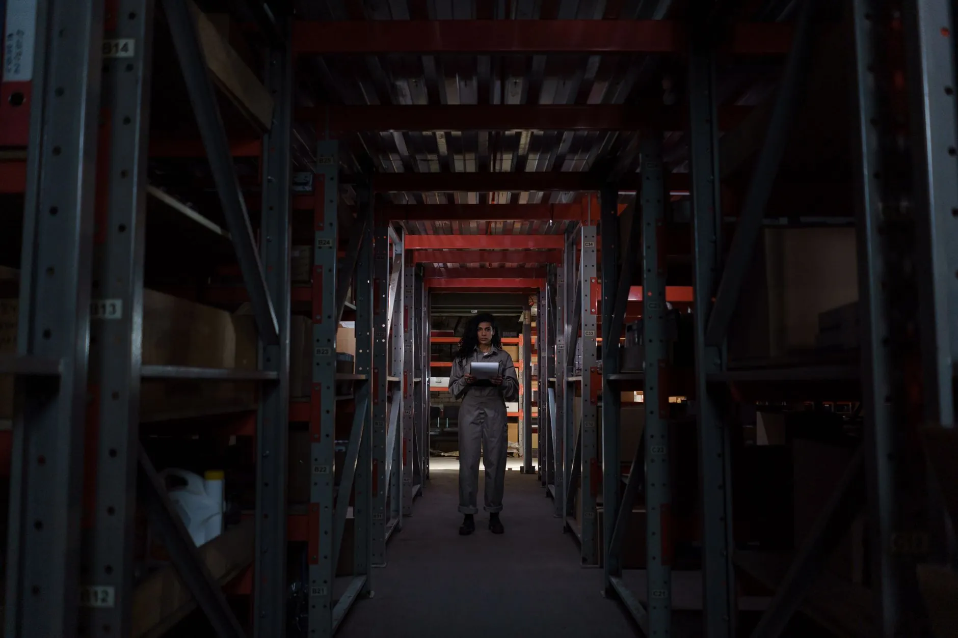 LED灯管与LED灯泡技术参数对比:工厂车间照明效率提升分析正文配图 2